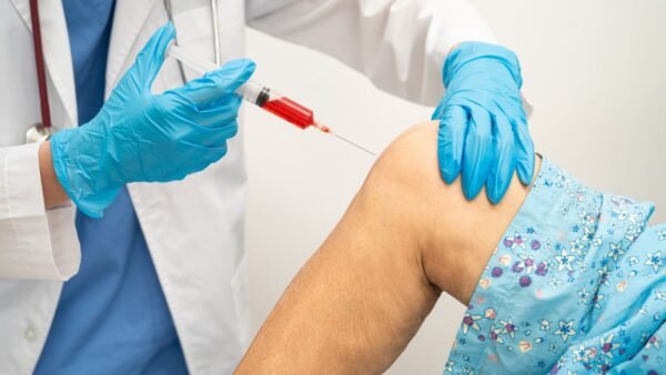 PRP vs. Hyaluronic Acid Injections For Knee Pain Comparing Your Non-Surgical Options non surgical knee treatment